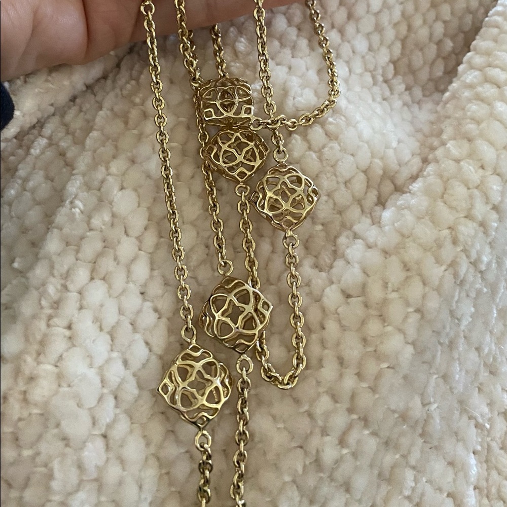 Hello there Gorgeous….Classic Kendra Scott Necklace